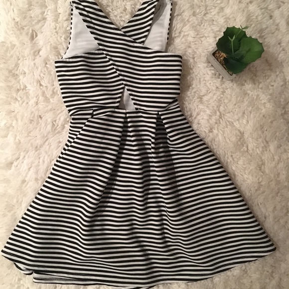 Beautiful Stripped Black and White Dress - Picture 2 of 2